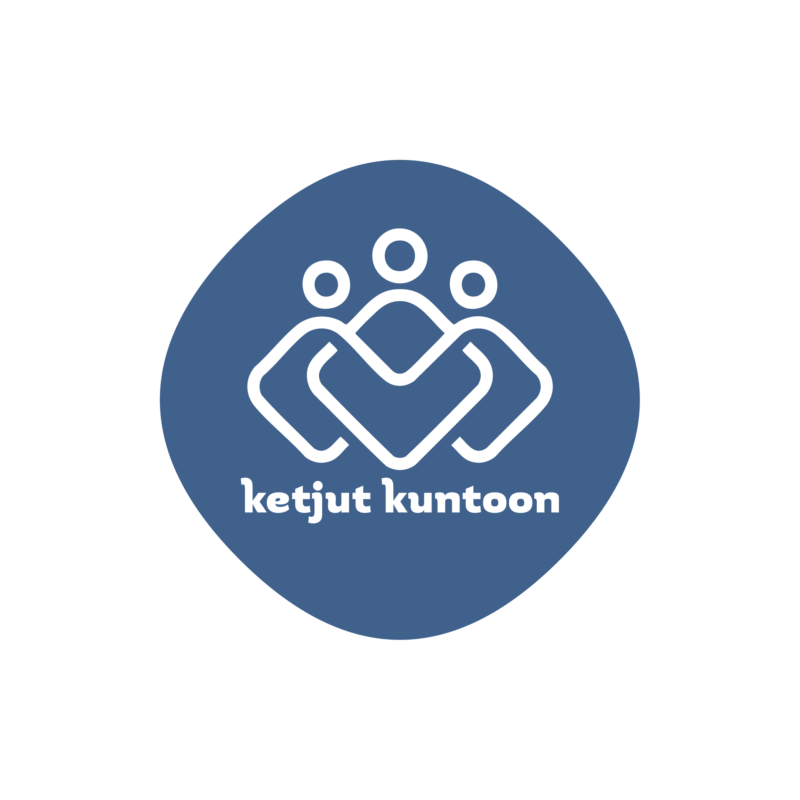 Ketjut kuntoon -hankkeen logo: kolme yksinkertaista ihmishahmoa kiinnittyneinä toisiinsa.