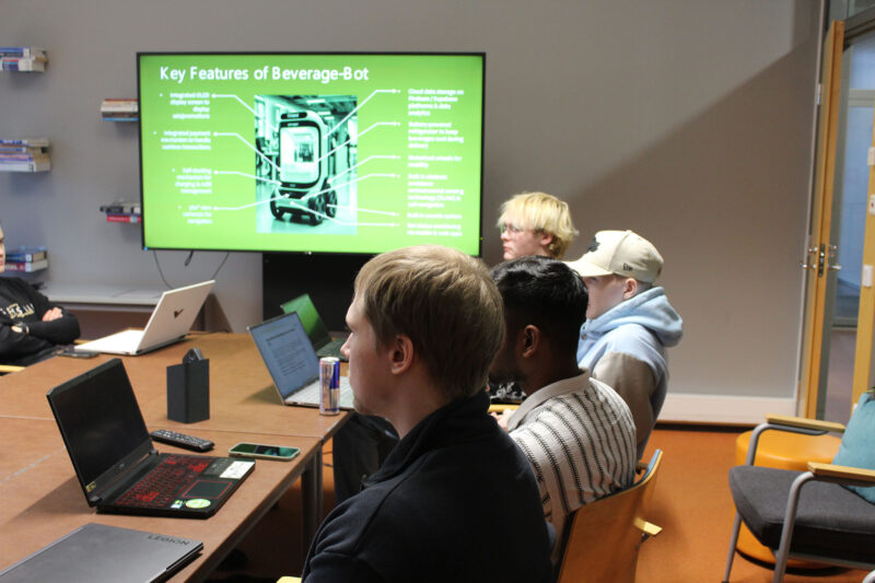 Osa projektiin osallistuvista ryhmistä käytti paljon visuaalisia elementtejä