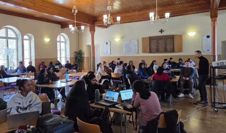 Ciocan Horia Nicolae and studenst in Mustiala