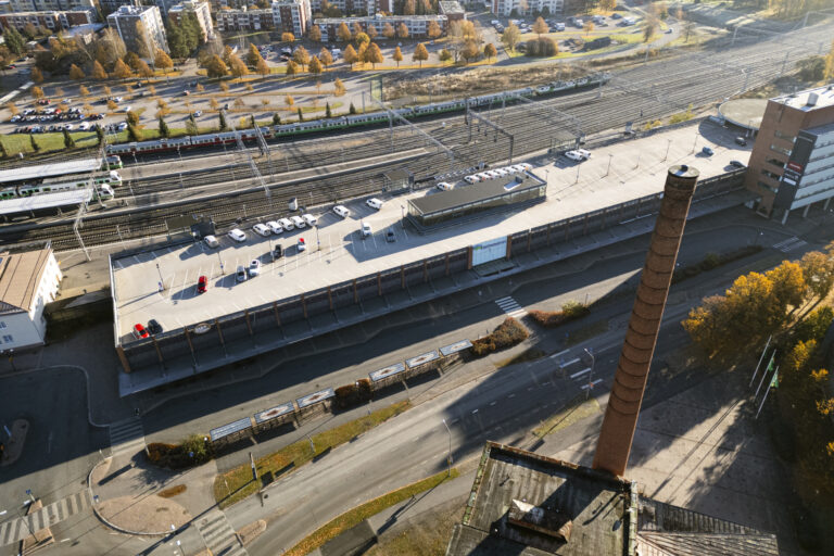 Riihimäen juna-aseman seutua ilmasta kuvattuna.