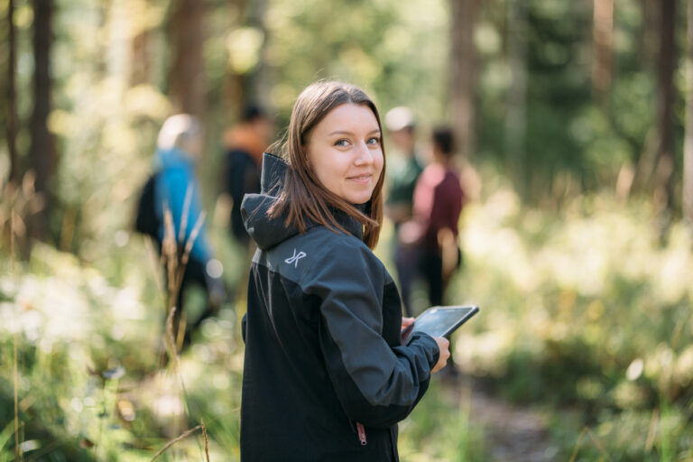 Nainen metsässä/ Woman in a forest